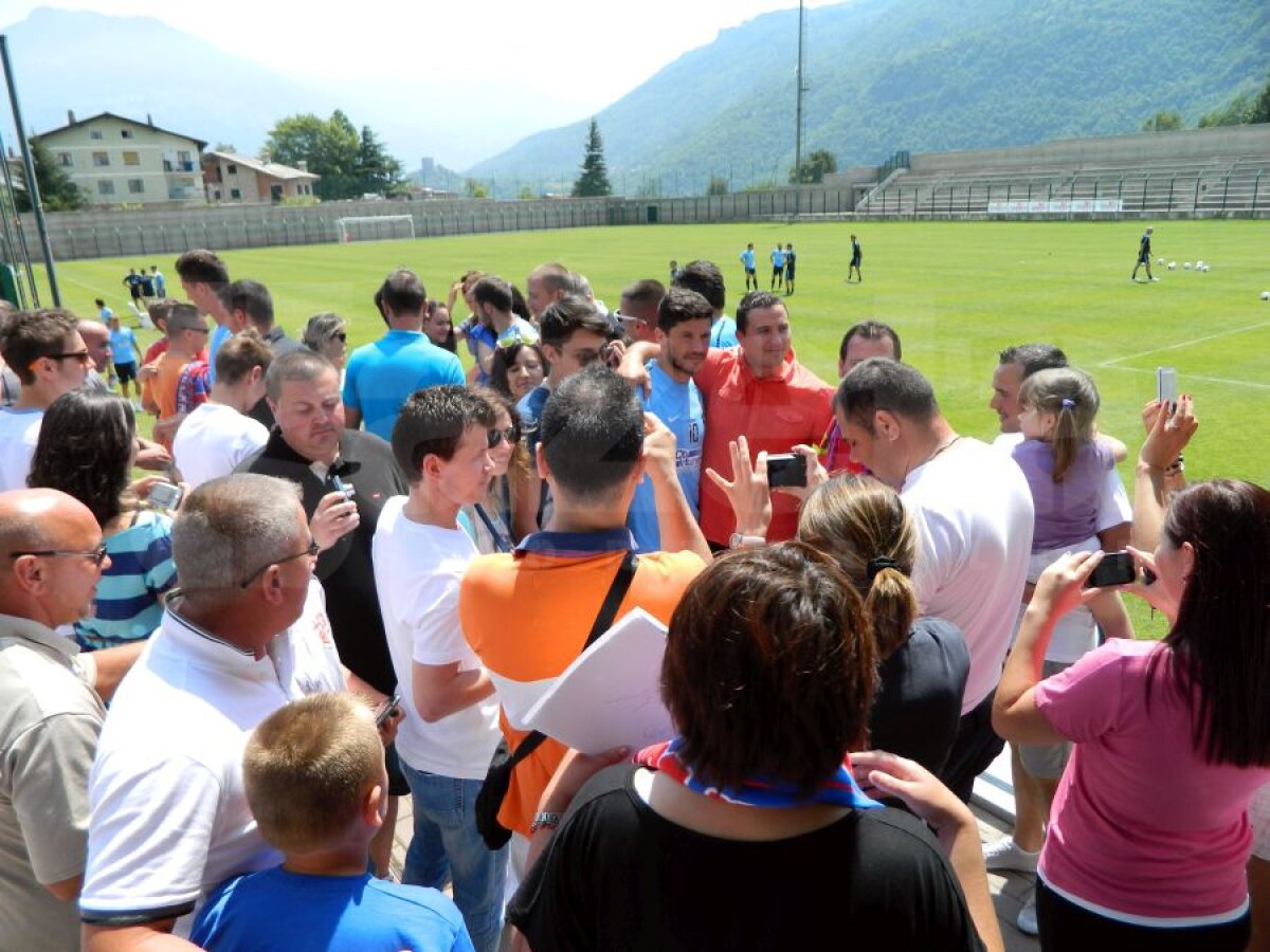 FOTO Peste tot acasă » Steliştii sînt înconjuraţi şi în Italia de o mulţime de suporteri