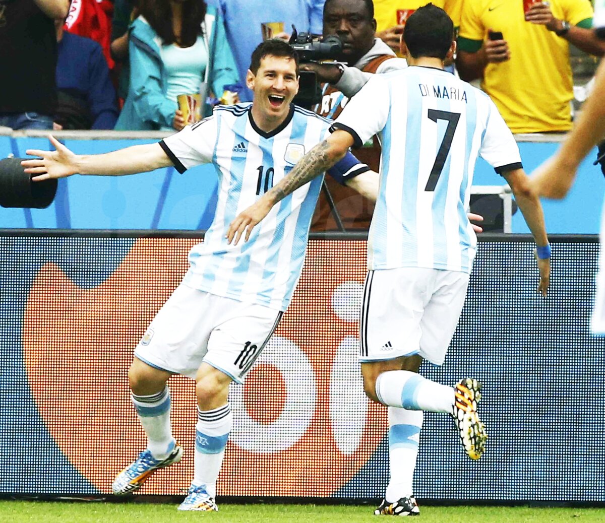 VIDEO "Lionel Messi e de pe Jupiter!" » Argentinianul a bifat o performanţă unică în istoria Mondialului!