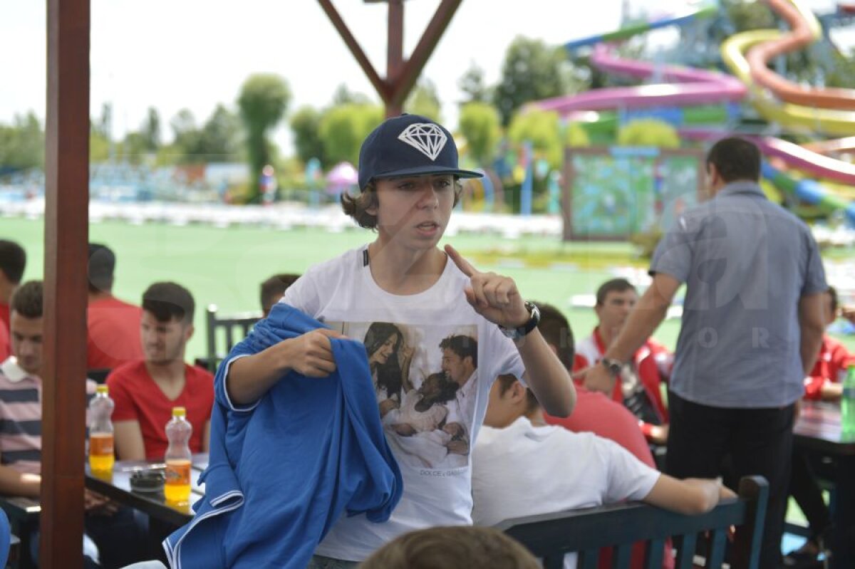 FOTO Dinamo şi-a răsfăţat juniorii: "Cei mai fericiţi copii din România"