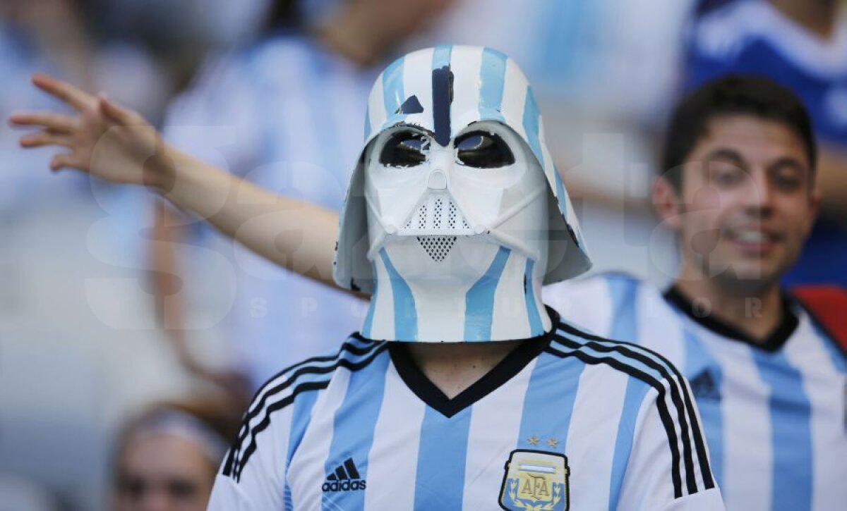 FOTO Chipuri mondiale » Fanii fac cel puţin jumătate din spectacolul de la World Cup
