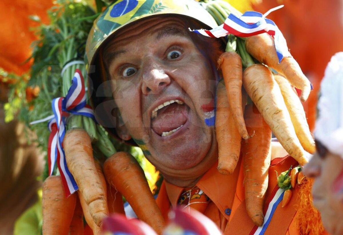 FOTO Chipuri mondiale » Fanii fac cel puţin jumătate din spectacolul de la World Cup