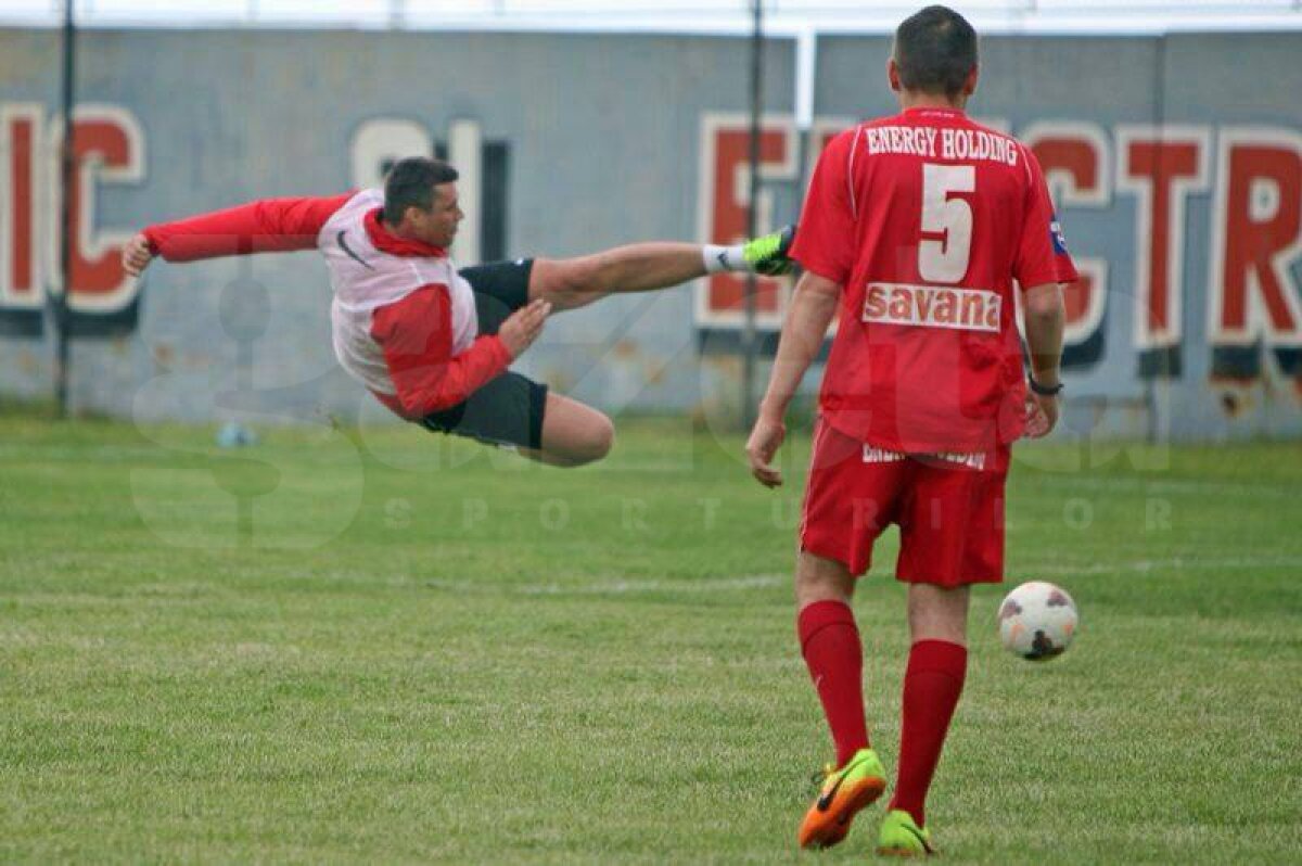 Cristi Bobar în teste la Dinamo :) » A trecut proba de viteză după un pariu cu doi jucători