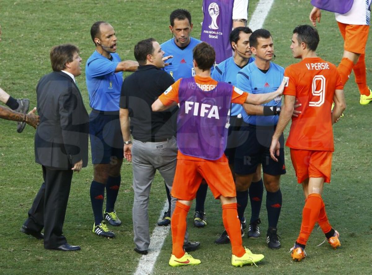 VIDEO şi FOTO Olanda este prima echipă europeană calificată în sferturile Mondialului după 2-1 cu Mexic