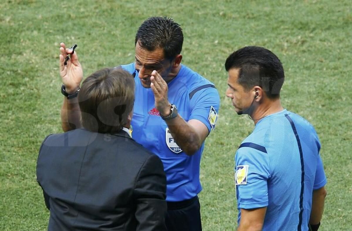 Miguel Herrera a izbucnit la conferinţa de presă: "Penalty inventat şi arbitraj dezastruos, Proenca trebuie trimis acasă!"