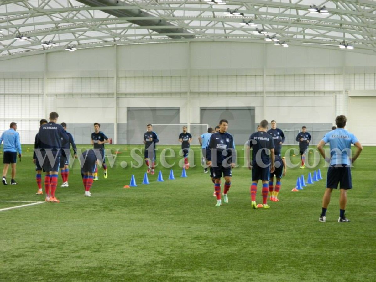 FOTO Steaua a ajuns în Anglia » Imagini de la primul antrenament la baza naţionalei Albionului