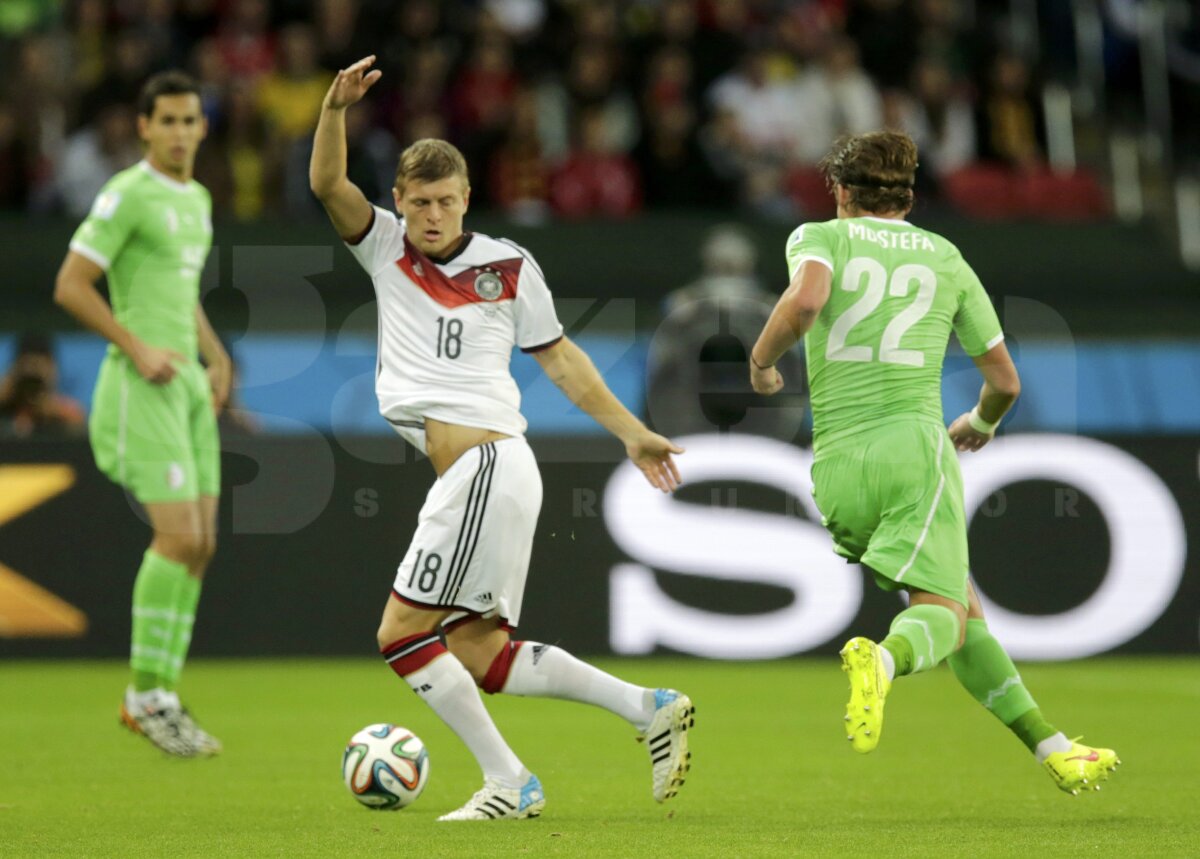 VIDEO + FOTO Germania - Algeria 2-1 » Schurrle şi Ozil au adus calificarea nemţilor în "sferturi" după prelungiri