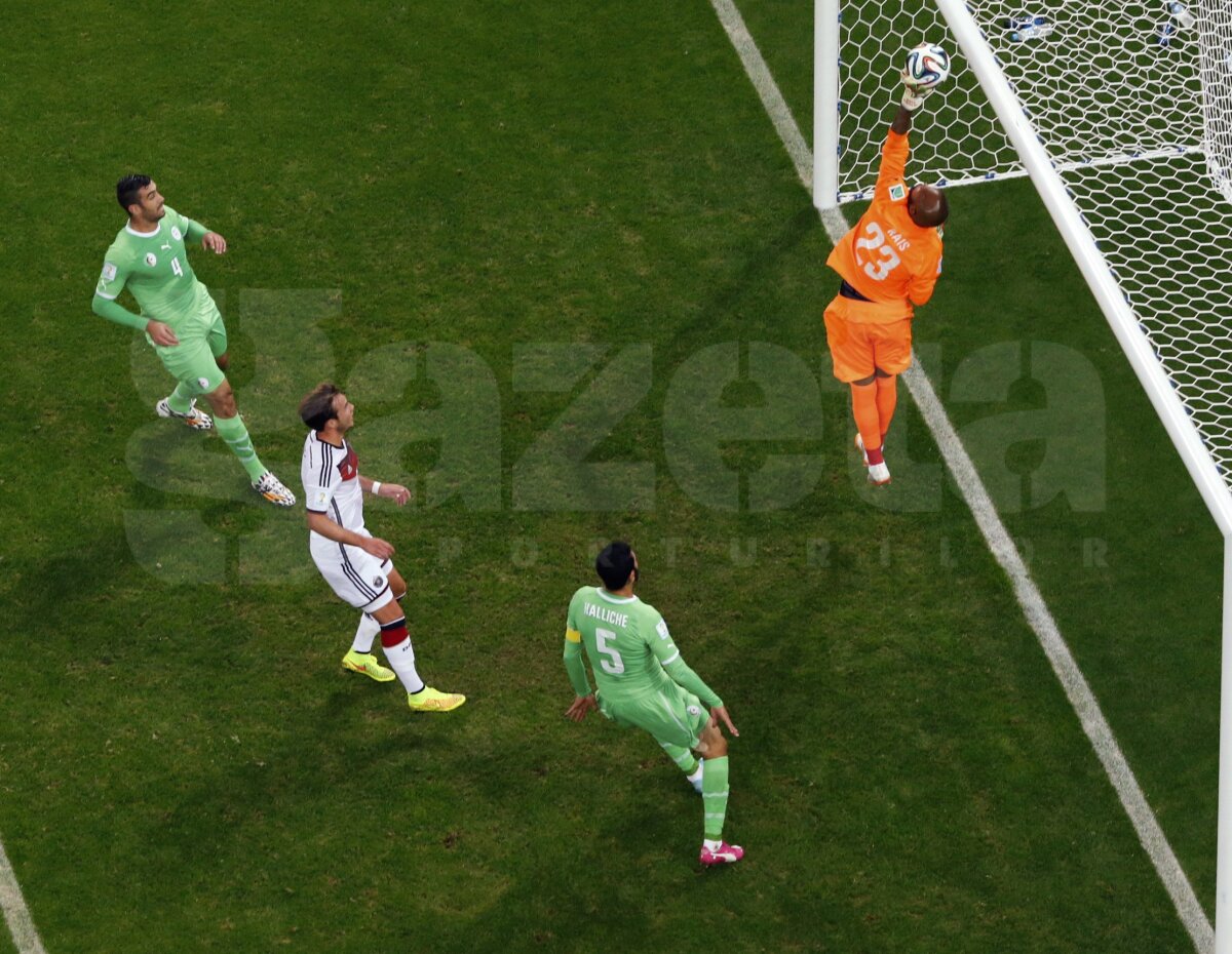 VIDEO + FOTO Germania - Algeria 2-1 » Schurrle şi Ozil au adus calificarea nemţilor în "sferturi" după prelungiri