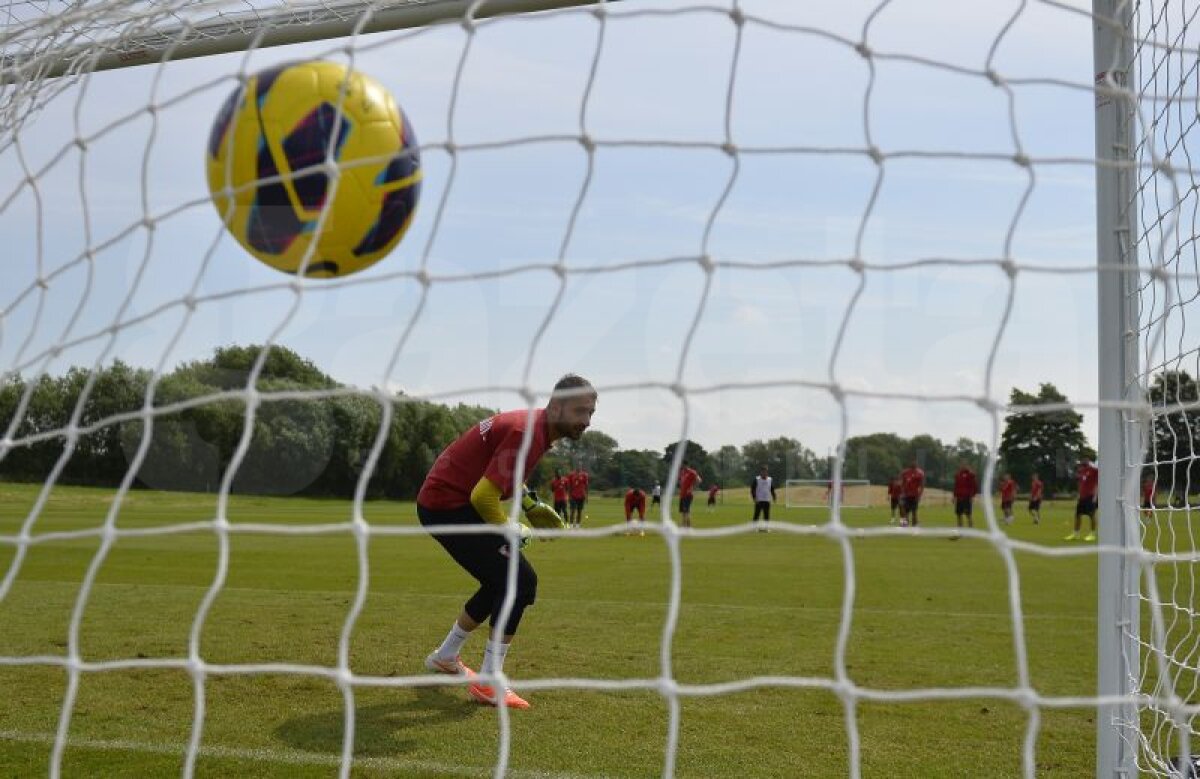 GALERIE FOTO Dinamoviştii trag tare în cantonamentul din Anglia » Antrenamente intense pentru "cîini"