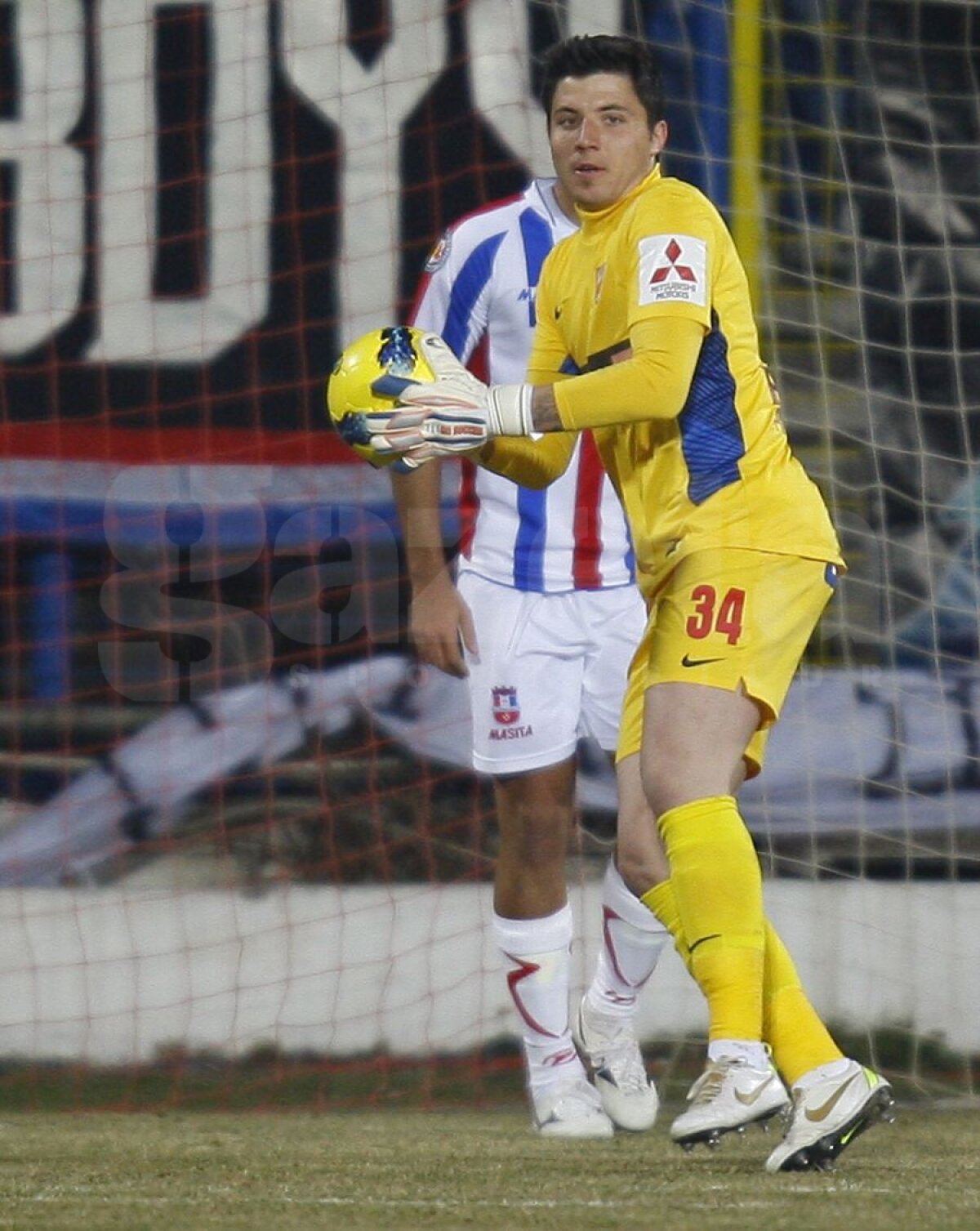 Pe ce preţ scandalos de mic îl vinde Dinamo pe Cristi Bălgrădean! De ce vor să-l dea de urgenţă