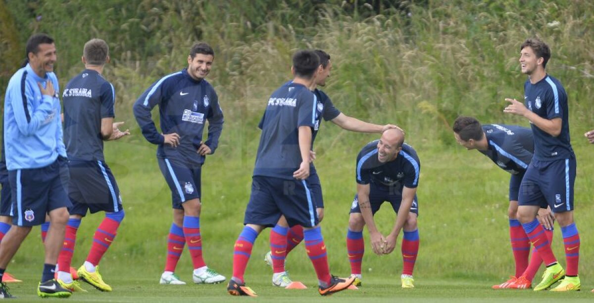 GALERIE FOTO Zîmbete şi chin » Imagini de colecţie din cantonamentul Stelei