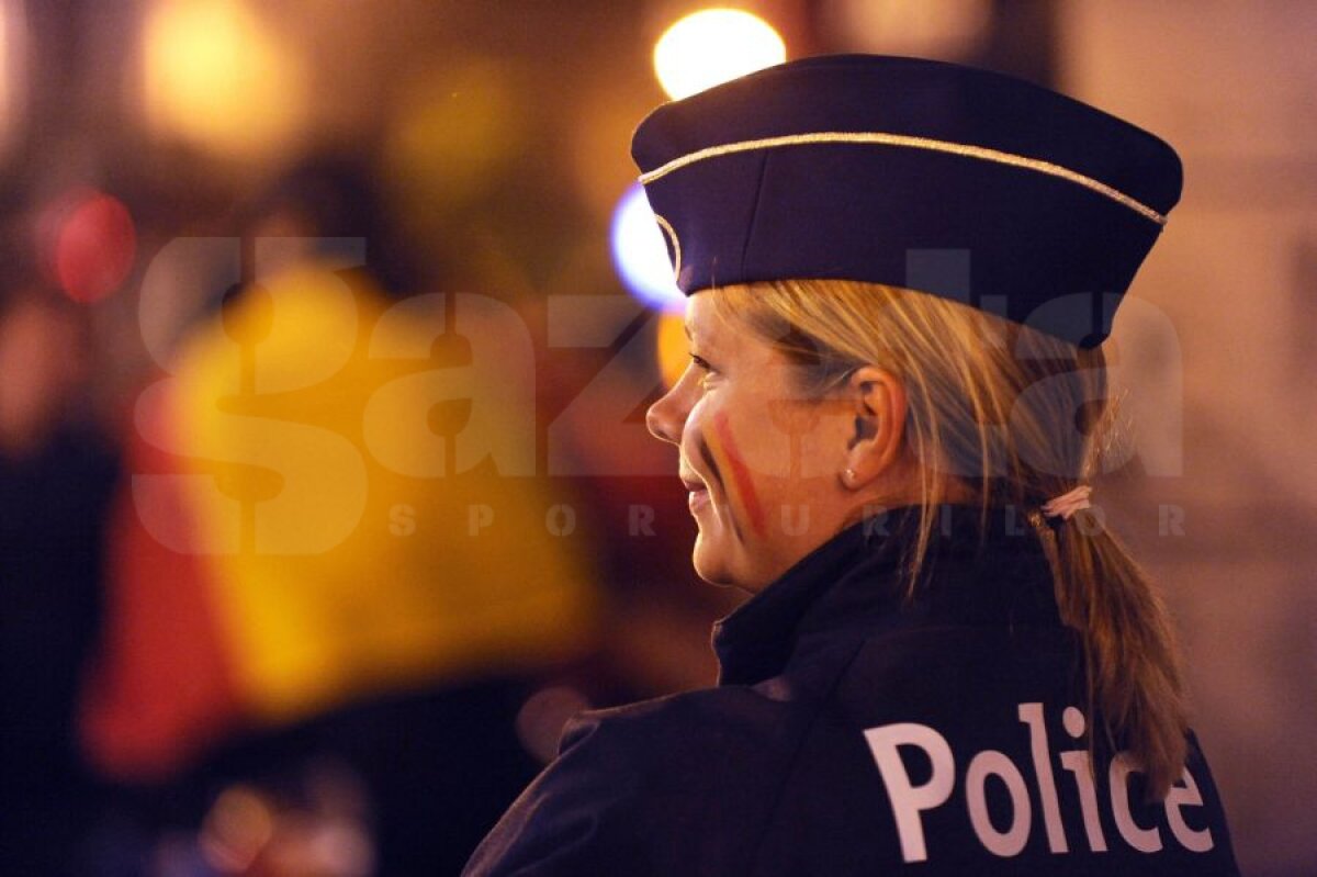 FOTO Luptători şi steaguri » Imagini inedite cu drapelele echipelor de la Mondiale