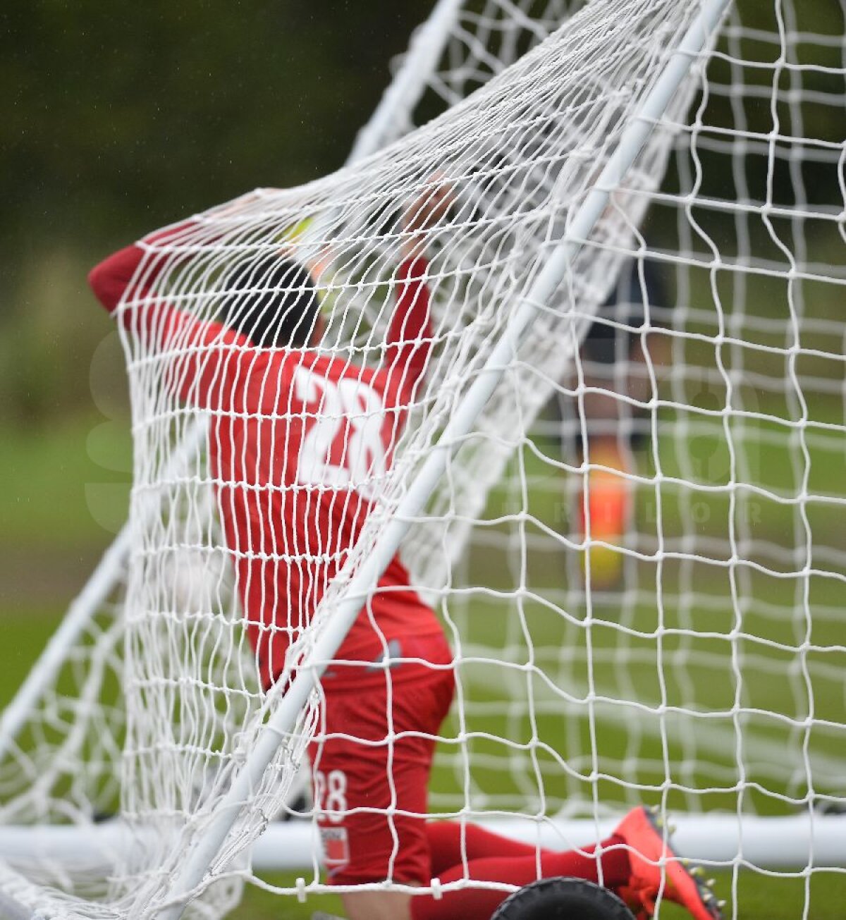 FOTO "Cîinii" s-au jucat cu ocaziile şi cîştigă la limită » Dinamo - Stalybridge Celtic 2-1