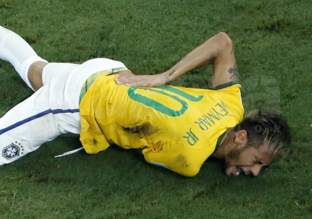 Neymar ratează Mondialul » Accidentare gravă! Vezi imagini cu el adus la spital