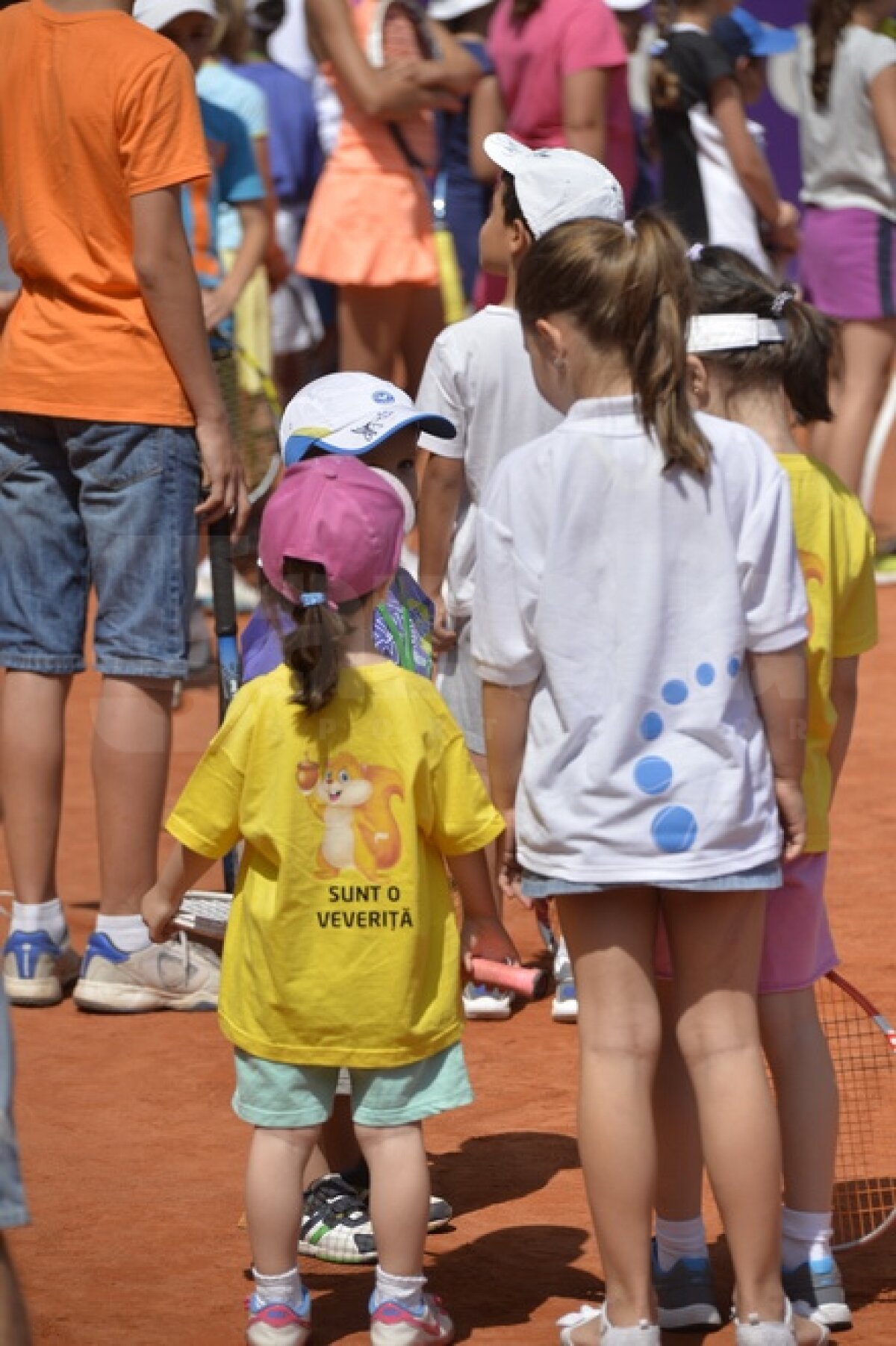 GALERIE FOTO Peste 200 de copii au jucat timp de o oră tenis cu Simona Halep la Kids Day!