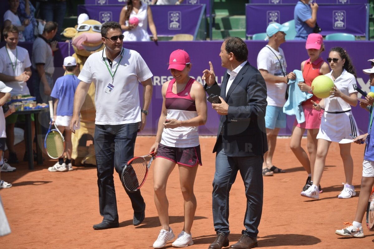 GALERIE FOTO Peste 200 de copii au jucat timp de o oră tenis cu Simona Halep la Kids Day!