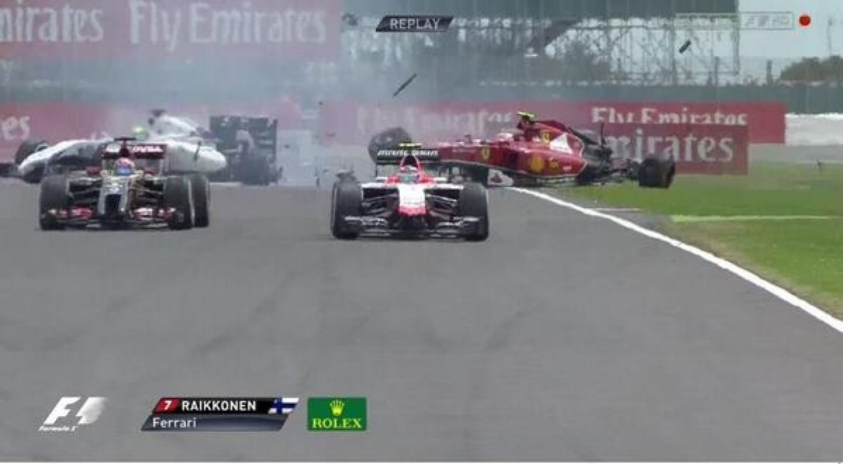 VIDEO şi FOTO Accident teribil în Formula 1 » Kimi Raikkonen şi-a făcut maşina praf!