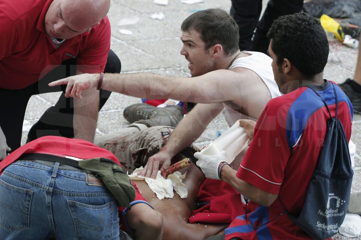 Hăcuiţi! Baie de sînge la San Jose! » Trei suporteri înjunghiaţi într-un fanzone în timpul meciului Olanda - Costa Rica