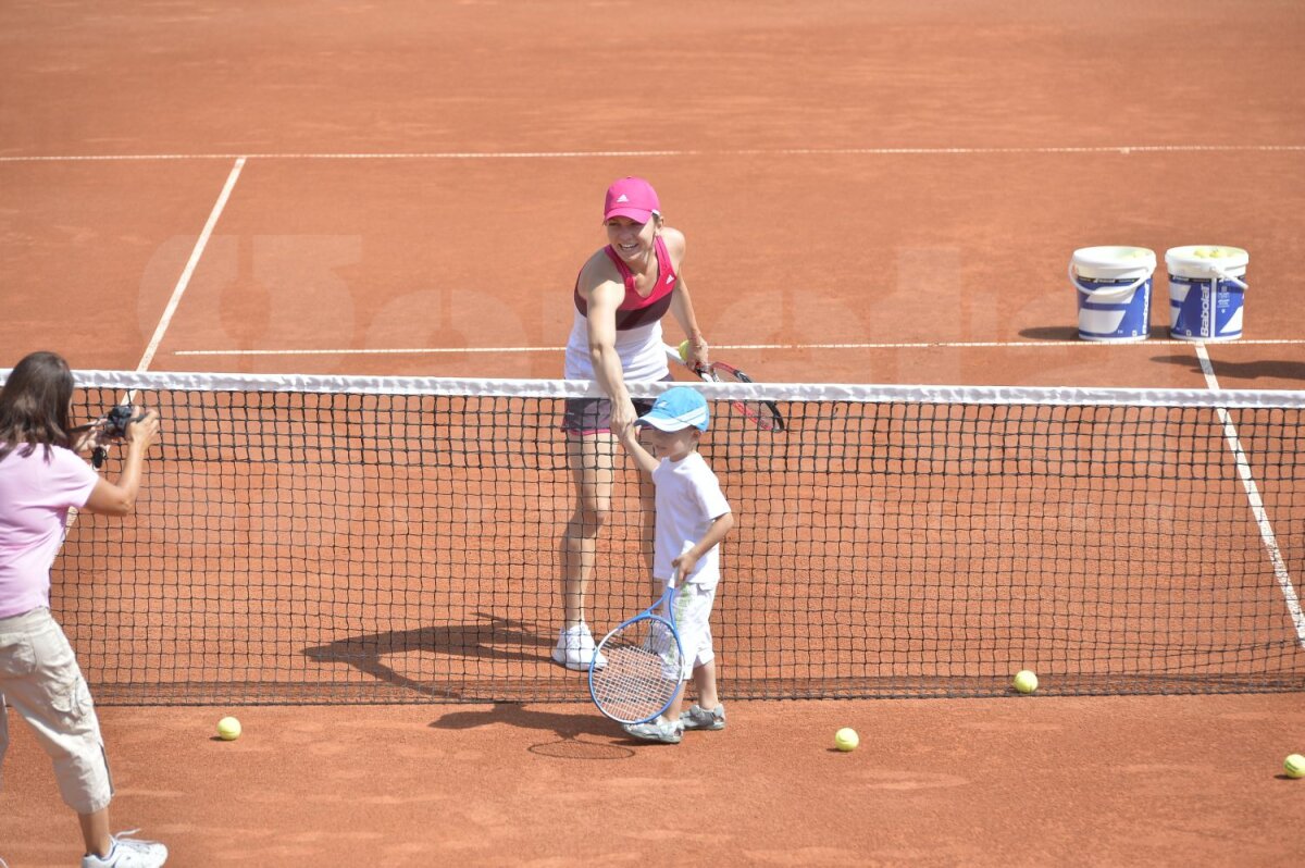 Emoţii pe zgura de acasă » Simona Halep recunoaşte că-şi dorea o adversară mai accesibilă în primul tur de la BRD Bucharest Open