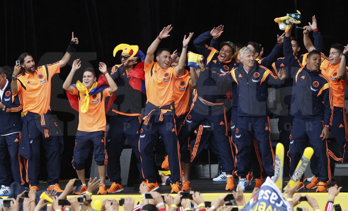 VIDEO şi FOTO Publicul a cerut spectacol, iar columbienii au rupt scena la revenirea în ţară! :)