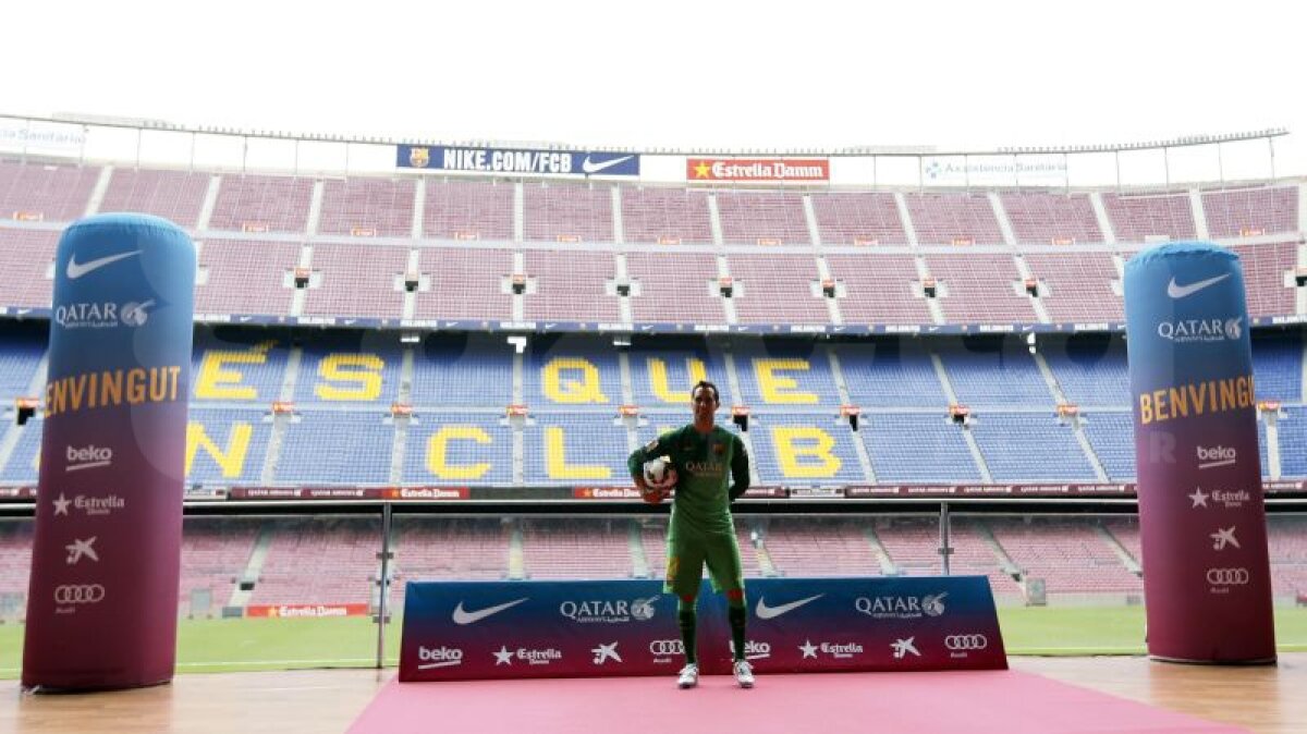 GALERIE FOTO Claudio Bravo, prezentat oficial la Barcelona: "Am încredere în potenţialul meu"