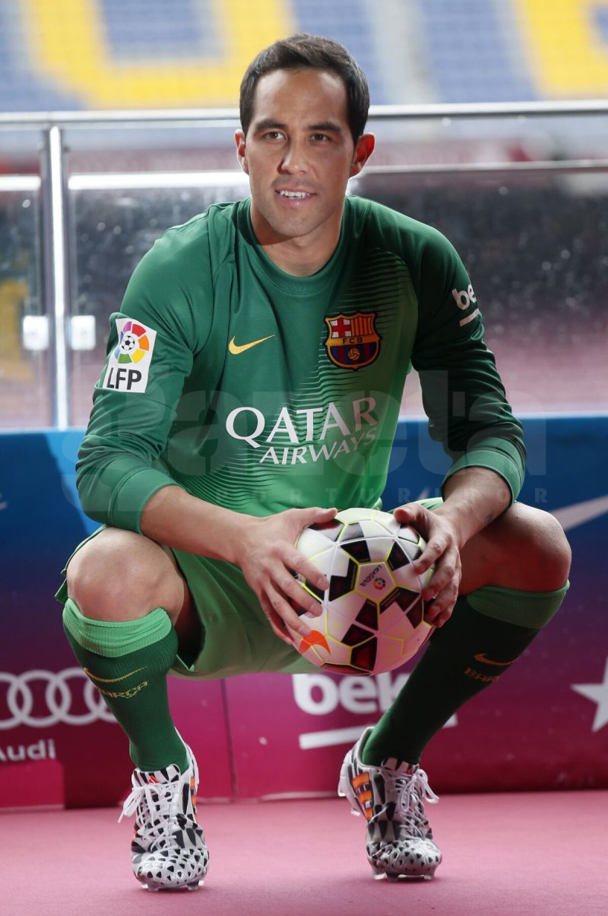 GALERIE FOTO Claudio Bravo, prezentat oficial la Barcelona: "Am încredere în potenţialul meu"