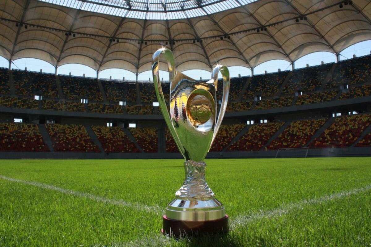 FOTO "Supercupa Campionilor" » Steaua şi Astra se bat vineri pentru un trofeu cu totul nou, inspirat din UCL