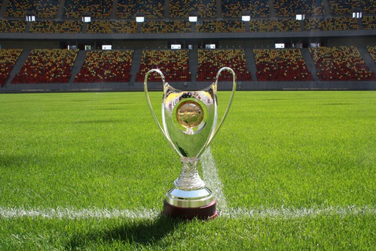 FOTO "Supercupa Campionilor" » Steaua şi Astra se bat vineri pentru un trofeu cu totul nou, inspirat din UCL