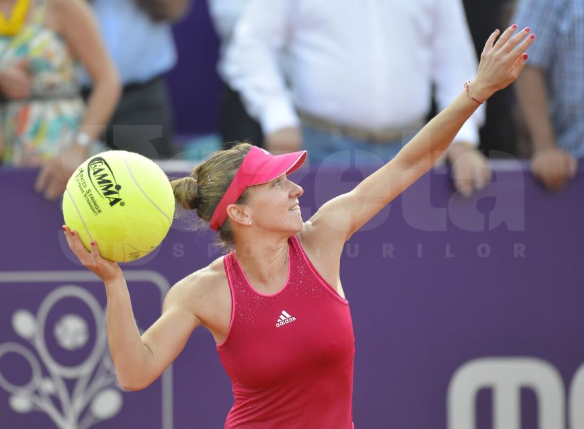 FOTO Simona Halep s-a distrat cu De Vroome în primul tur la BRD Bucharest Open, scor 6-0, 6-4. Se ştie adversara din turul doi