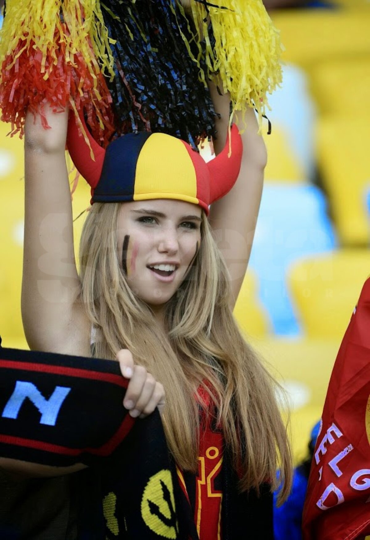 FOTO Ieri anonimă, azi model » A plecat la Mondial suporter şi s-a trezit cu un contract la L'Oreal