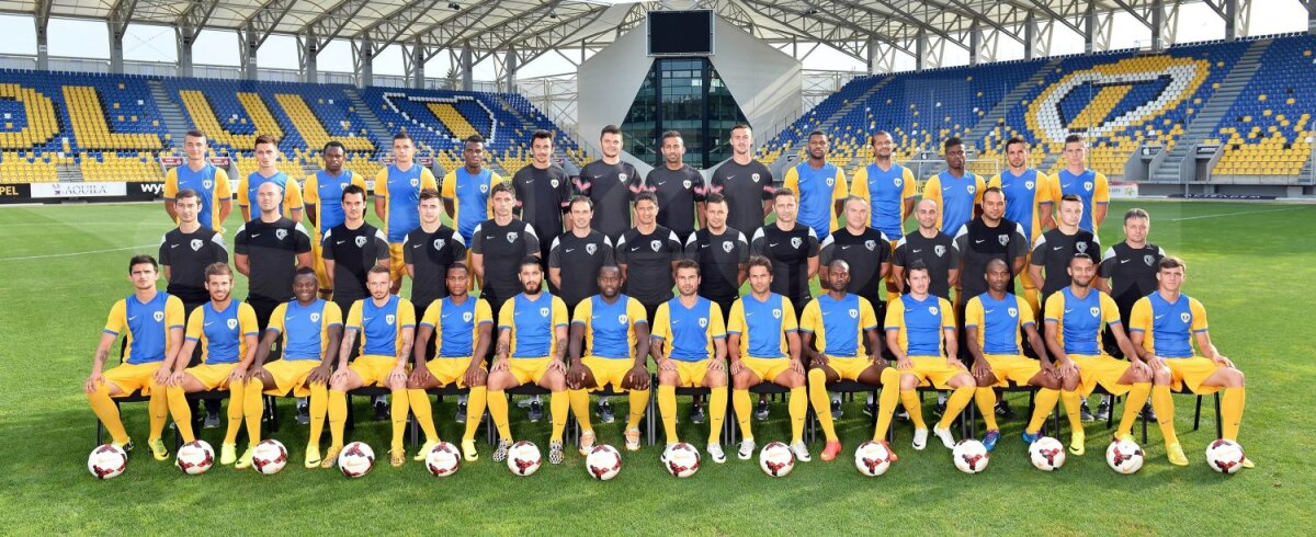 Cu Lupino spre titlu! » Petrolul a făcut o şedinţă foto înainte de startul sezonului şi a prezentat cea mai nouă achiziţie: mascota clubului :)