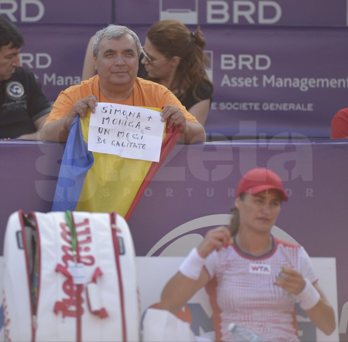 FOTO A chinuit-o un pic » Simona Halep a avut nevoie de 3 seturi pentru a o învinge pe Monica Niculescu! Mîine, finala cu Roberta Vinci