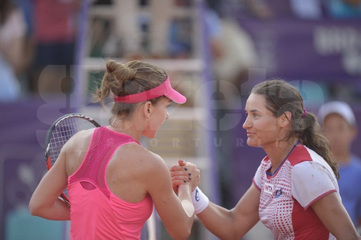 FOTO A chinuit-o un pic » Simona Halep a avut nevoie de 3 seturi pentru a o învinge pe Monica Niculescu! Mîine, finala cu Roberta Vinci