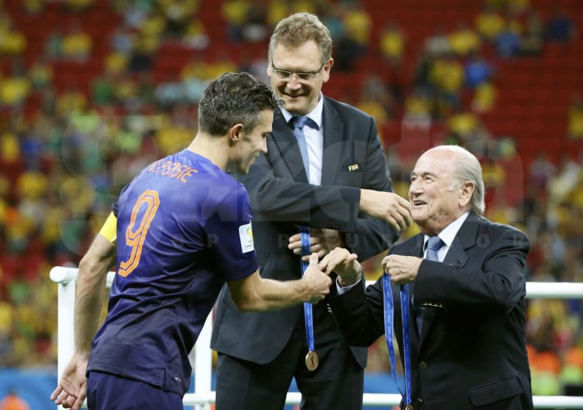 GALERIE FOTO Premiaţi de Sepp Blatter » Olandezii şi-au luat medaliile şi au sărbătorit locul 3