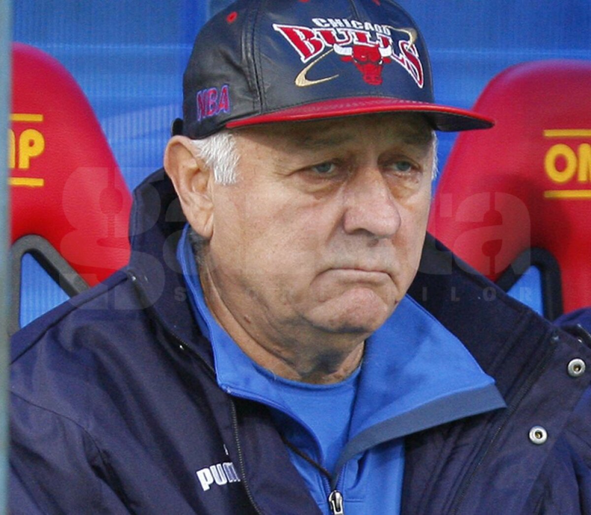 RÂZI CU NOI :D 3 întîmplări tari: Procesul Etapei s-a născut în Feroe, cum a crezut Traore că smîntîna e zăpadă + italiana lui Halagian! BONUS: Jucătorul care a înghiţit supozitoare loveşte din nou