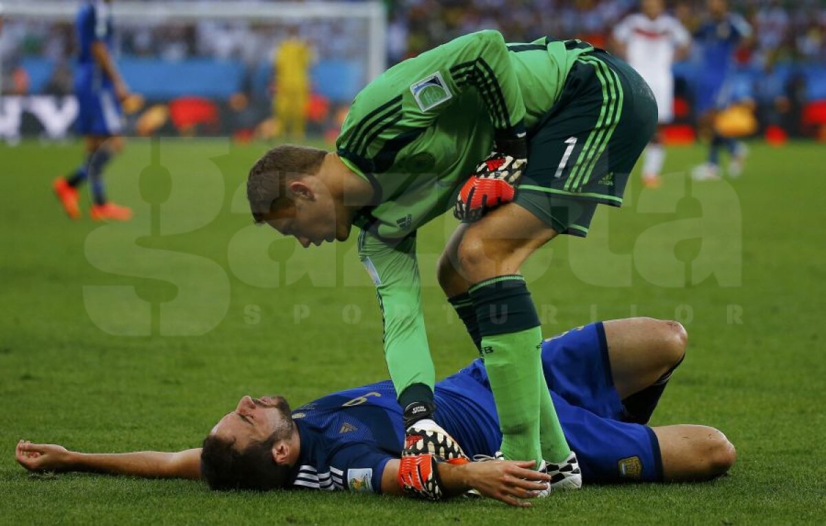 VIDEO+FOTO Kung Fu fighter » Manuel Neuer l-a lovit cu genunchiul în cap pe Gonzalo Higuain!