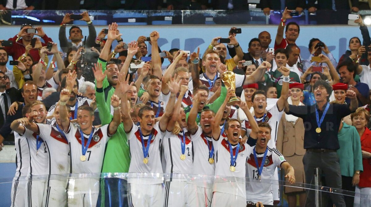 VIDEO Lumea e a lor. A nemţilor! » După ce au umilit Brazilia, au supus şi Argentina în finală! Germania e campioană mondială