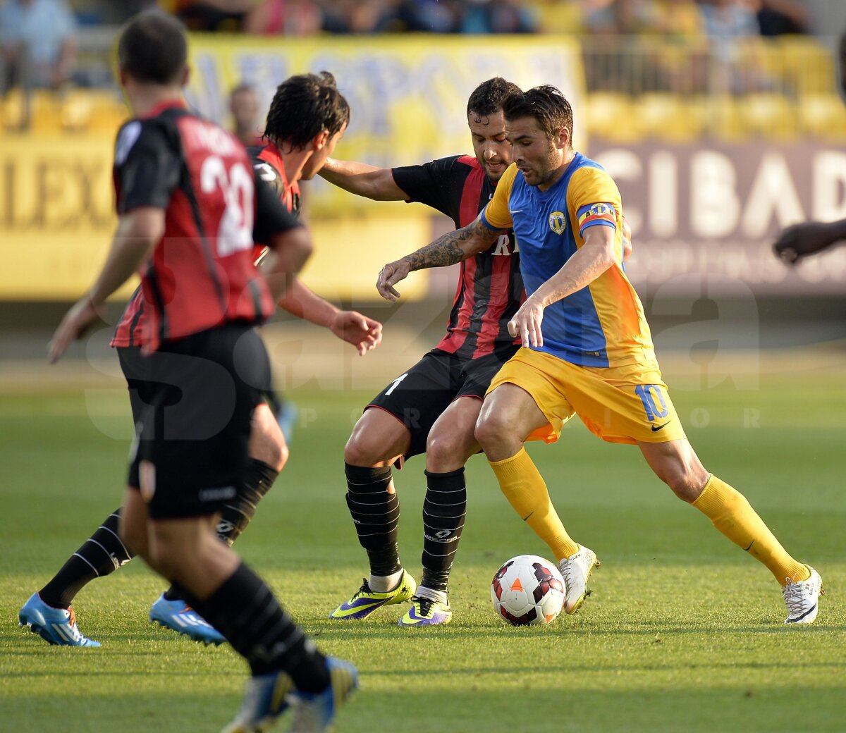 FOTO şi VIDEO Petrolul - Flamurtari 2-0 » Nepomuceno şi Tamuz fac un pas mare pentru calificare