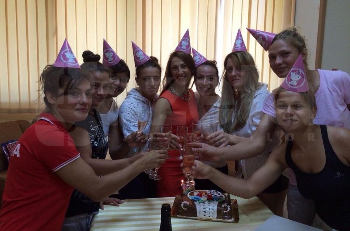 Corina Căprioriu şi-a aniversat ziua de naştere în cantonament şi şi-a făcut o promisiune: "Corina o să revină!"