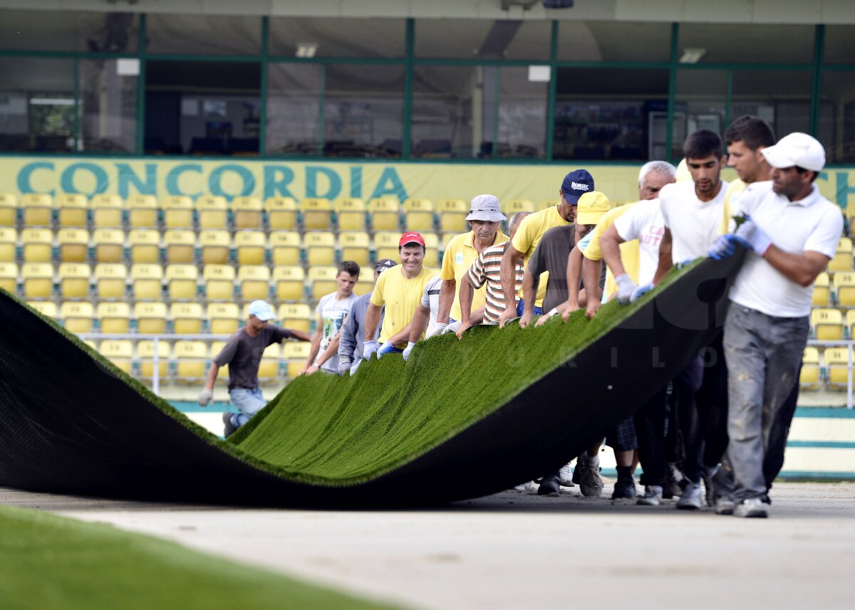 FOTO Premieră în Liga 1! » Primul stadion din România cu teren sintetic: la Chiajna se va juca precum în Norvegia sau Finlanda