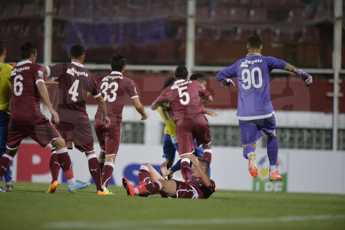 FOTO Din nou scandal în Giuleşti! » Ca la război: Paul Pîrvulescu a sărit să-l bată pe Alexandru Coman!