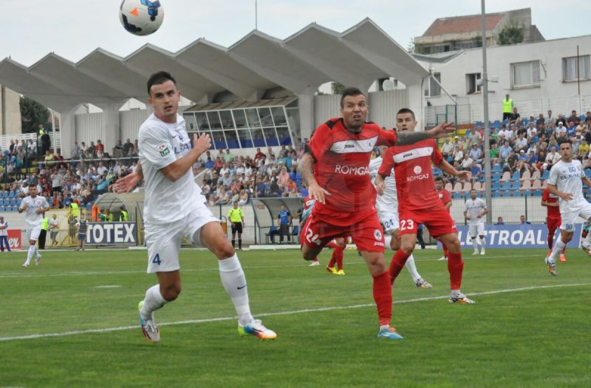 VIDEO şi FOTO Gaz Metan învinge la Botoşani, 3-0, după ce gazdele au jucat în 10 timp de 40 de minute