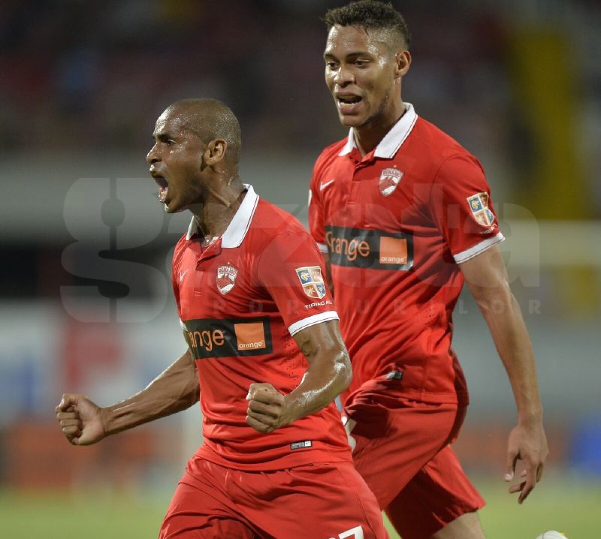 VIDEO şi FOTO » Dinamo umileşte Oţelul Galaţi, 4-0, şi dă primul golgeter al Ligii 1