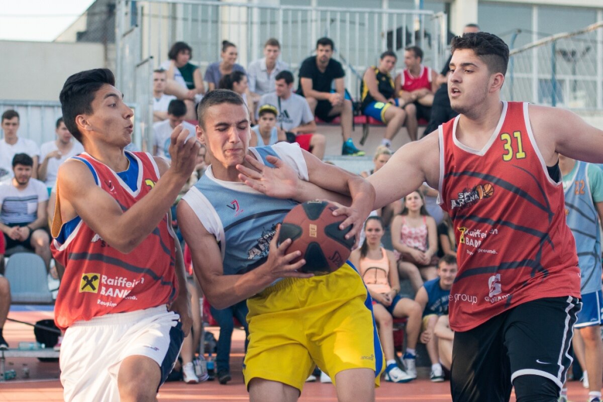 GALERIE FOTO Sport Arena Streetball sparge gheaţa » Finalele celui de-al 10-lea sezon de baschet 3x3 se joacă la mall!