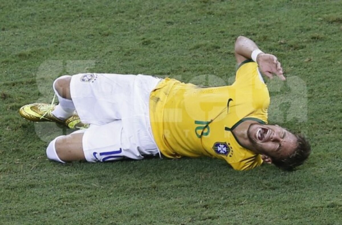 Neymar e obligat să poarte un corset care să îi protejeze coloana! Imagini incredibile suprinse de Daily Mail