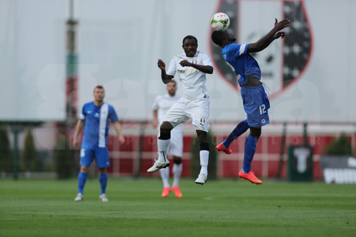 GALERIE FOTO Astra - Slovan 3-0 » Astra învinge pe Slovan prin "tripla" lui Fatai