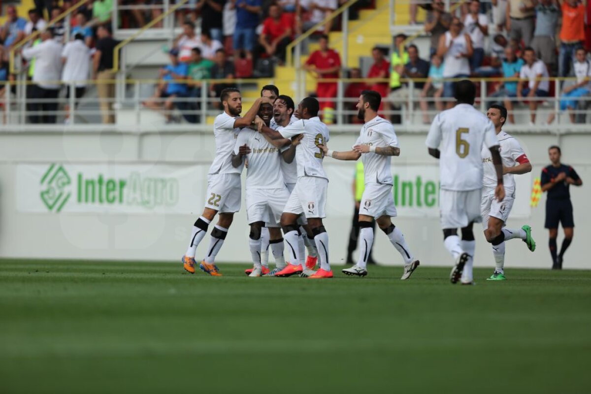 GALERIE FOTO Astra - Slovan 3-0 » Astra învinge pe Slovan prin "tripla" lui Fatai