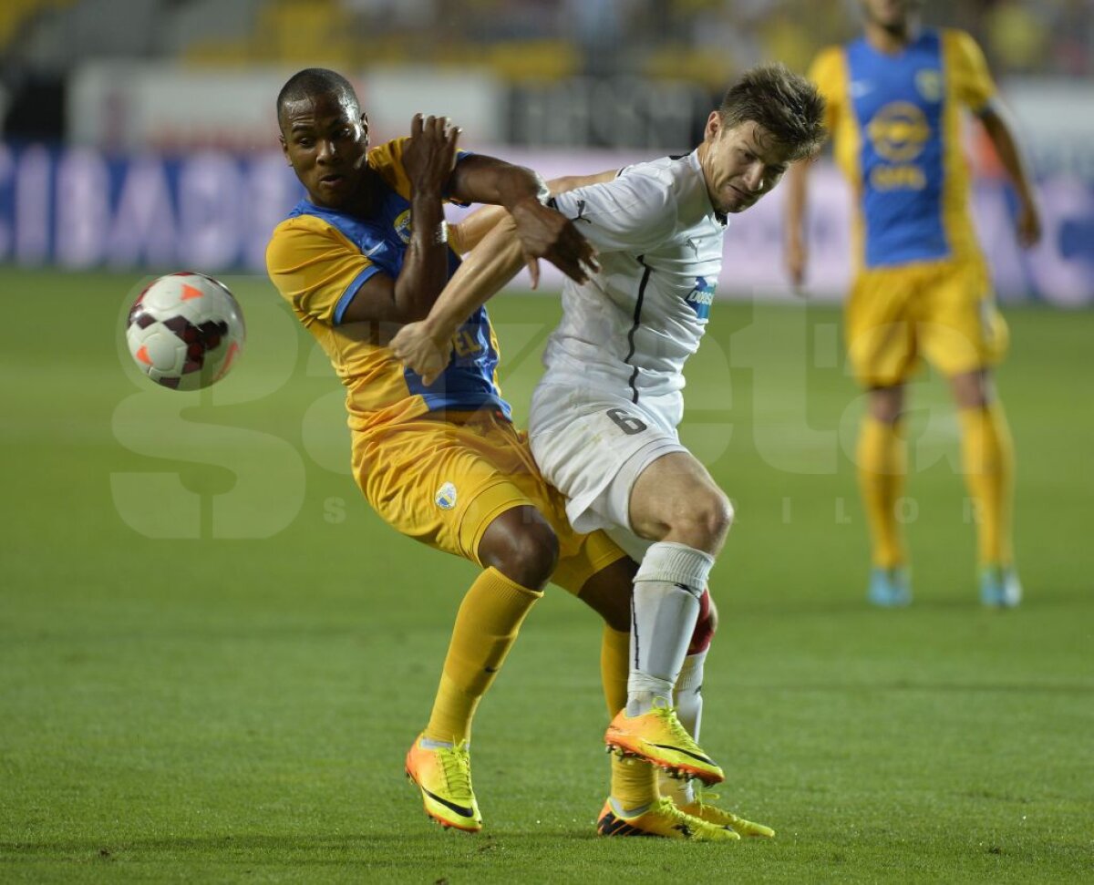 VIDEO şi FOTO » Petrolul - Viktoria Plzen 1-1 Au scăpat "viktoria" printre degete!