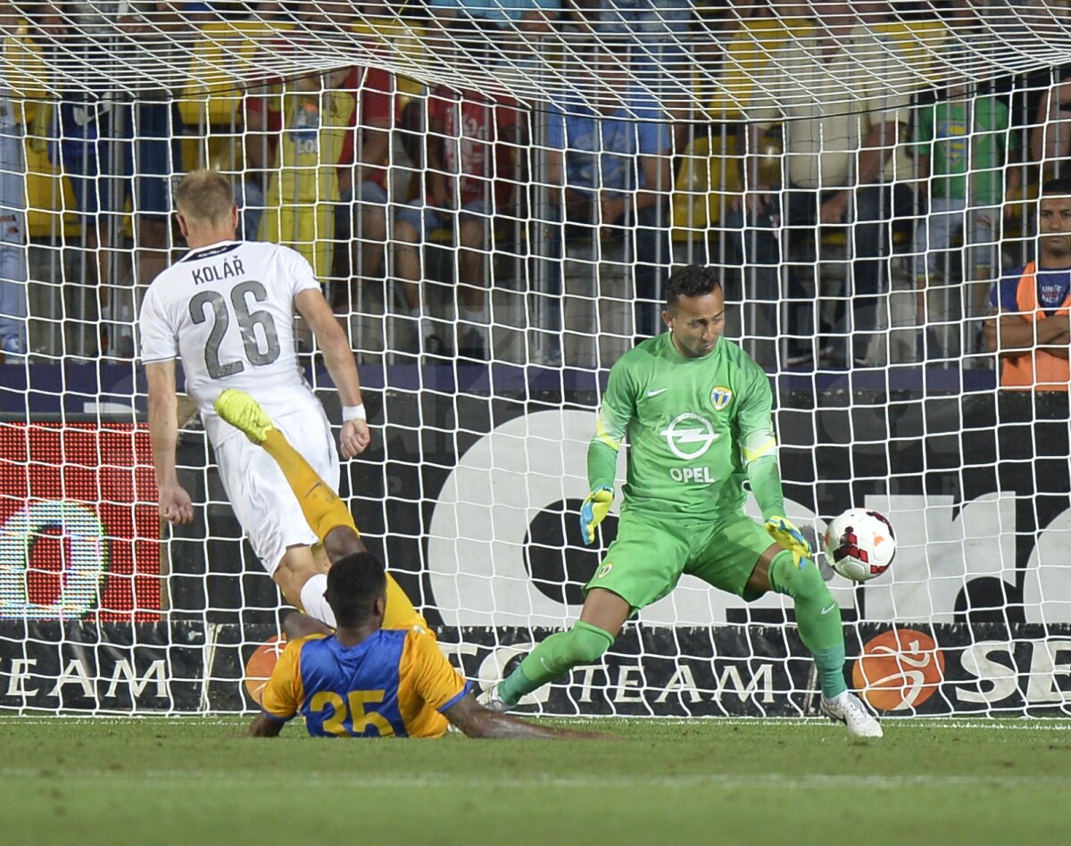 VIDEO şi FOTO » Petrolul - Viktoria Plzen 1-1 Au scăpat "viktoria" printre degete!