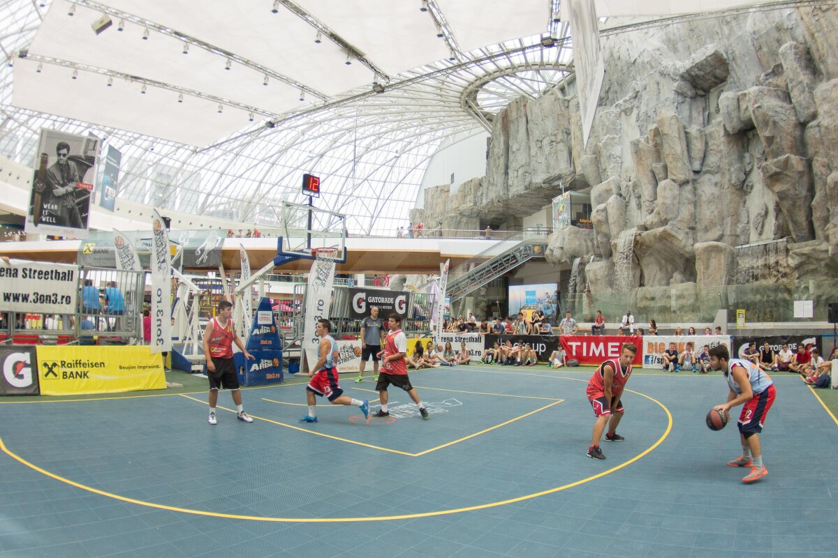 GALERIE FOTO Baschetul a spart gheaţa » Cel mai bun dunker din lume încheie cel de-al 10-al sezon Sport Arena!