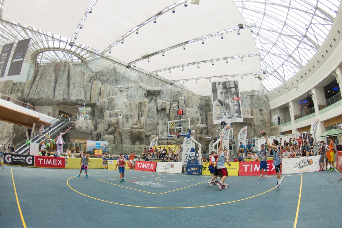 GALERIE FOTO Baschetul a spart gheaţa » Cel mai bun dunker din lume încheie cel de-al 10-al sezon Sport Arena!